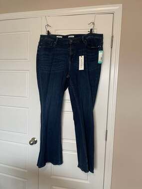 Vigoss Marley Bootcut Dark Wash Jeans Size 24W NWT